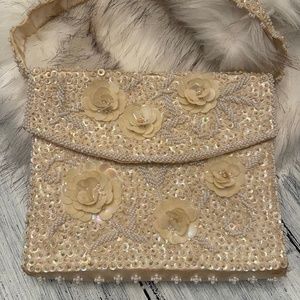 Beautiful vintage pearl glam small purse